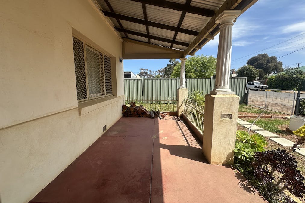 6 Claude Street, Katanning, WA, 6317 - Image 4