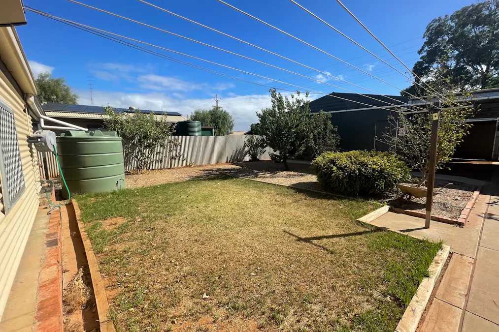 16 McLennan Avenue, Whyalla Norrie, SA, 5608 - Image 11