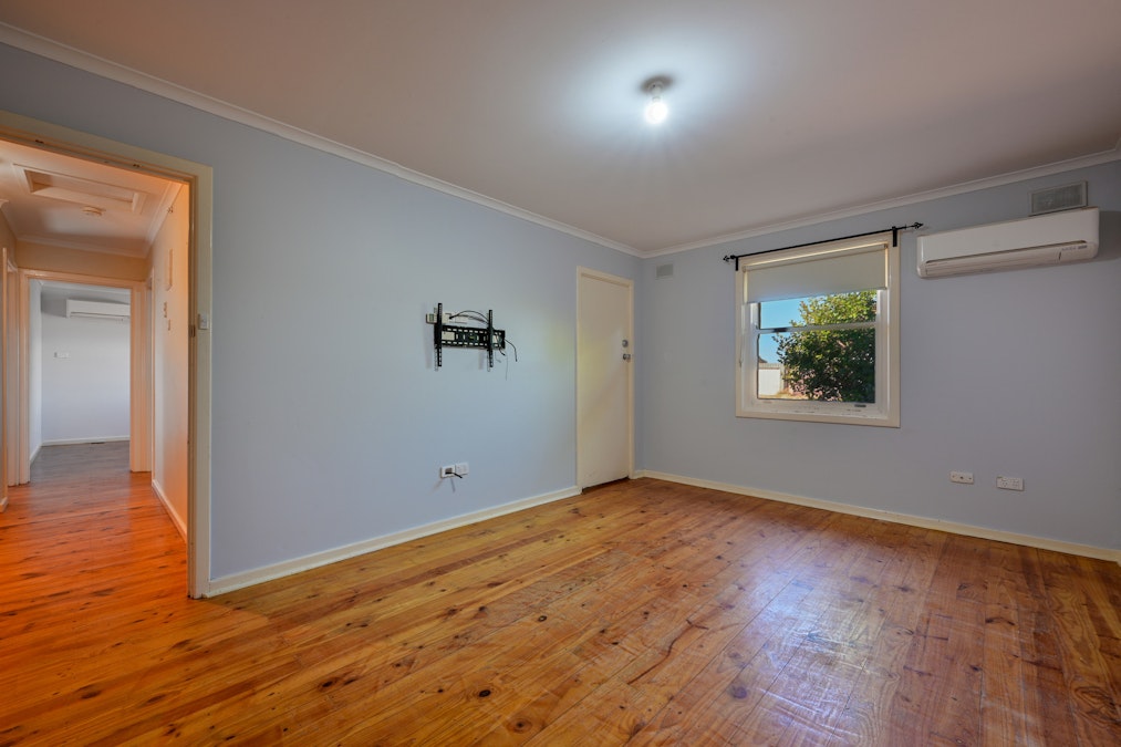 9 Benier Street, Whyalla Norrie, SA, 5608 - Image 3