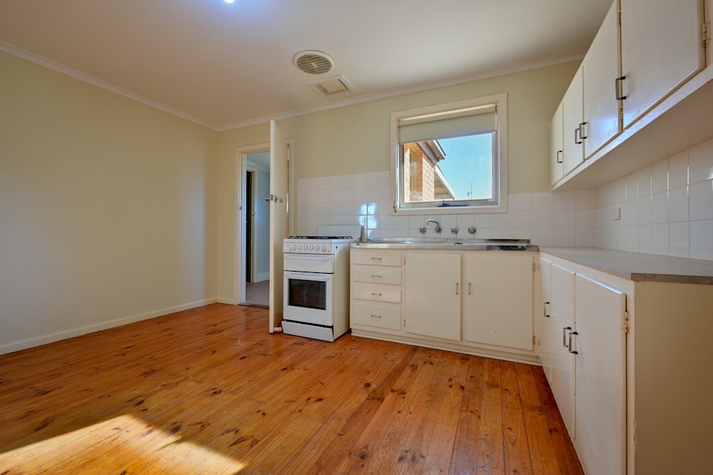 9 Benier Street, Whyalla Norrie, SA, 5608 - Image 4