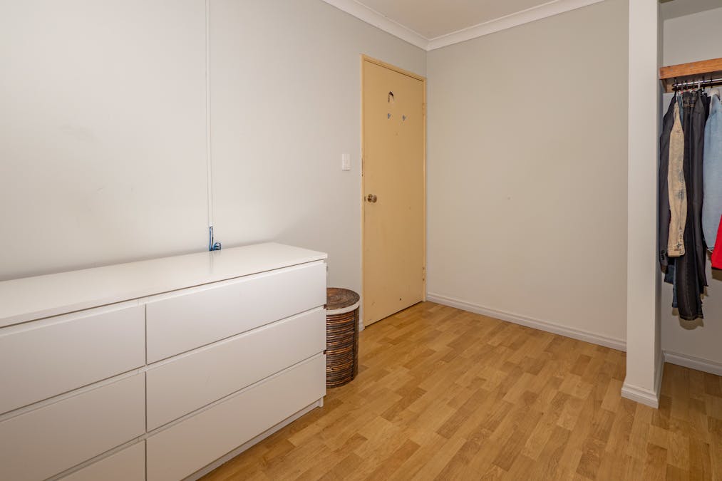 8 Carmody Road, Waikiki, WA, 6169 - Image 13