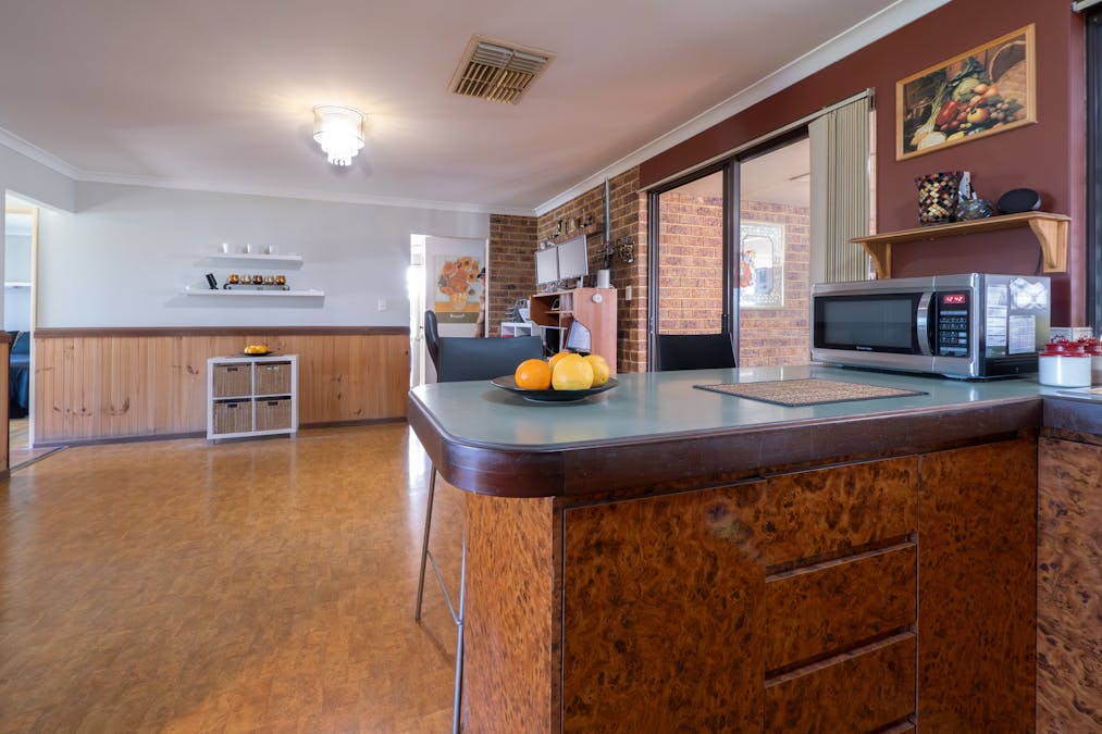 8 Carmody Road, Waikiki, WA, 6169 - Image 9