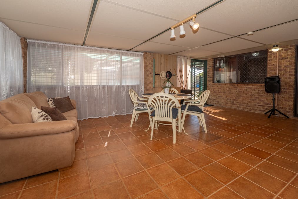 8 Carmody Road, Waikiki, WA, 6169 - Image 22