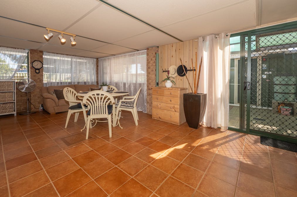 8 Carmody Road, Waikiki, WA, 6169 - Image 23