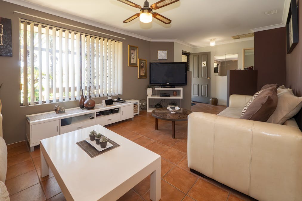 8 Carmody Road, Waikiki, WA, 6169 - Image 3