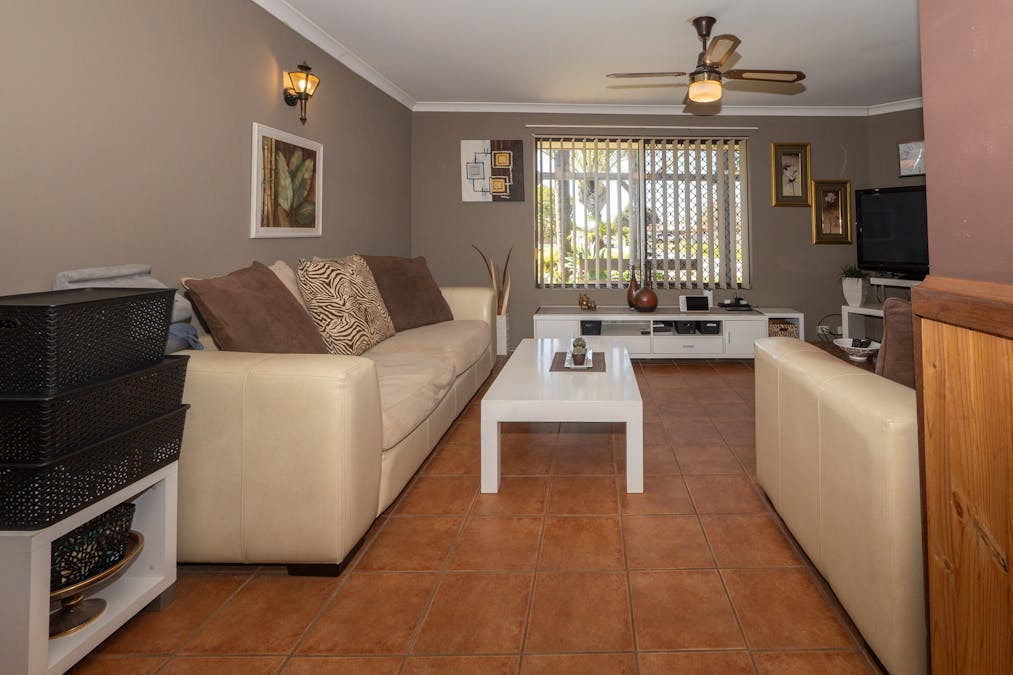 8 Carmody Road, Waikiki, WA, 6169 - Image 5
