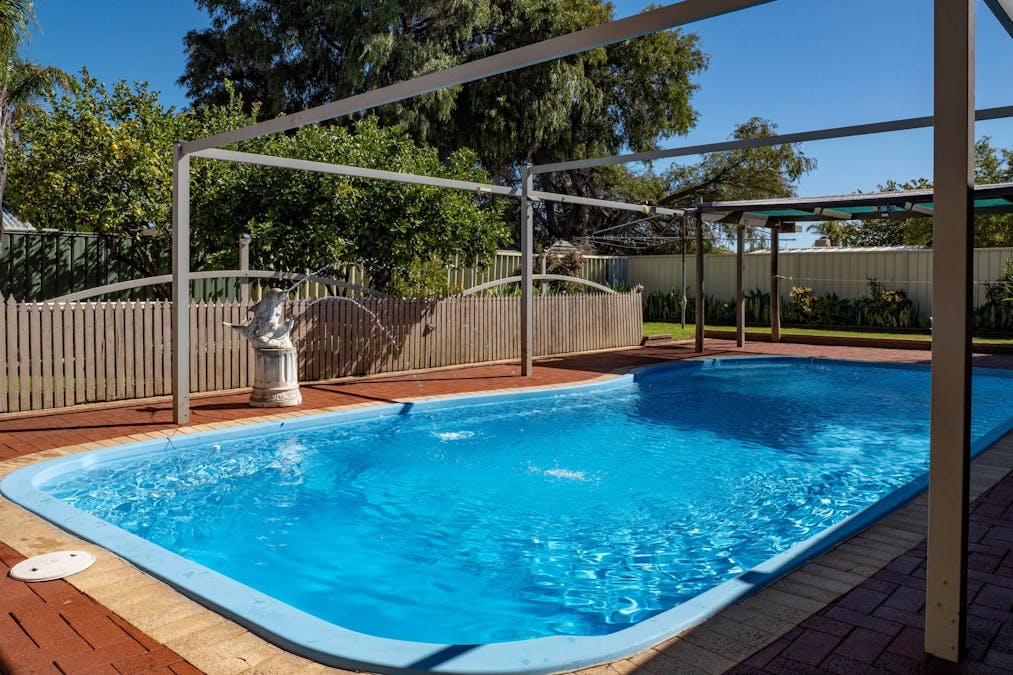 8 Carmody Road, Waikiki, WA, 6169 - Image 2