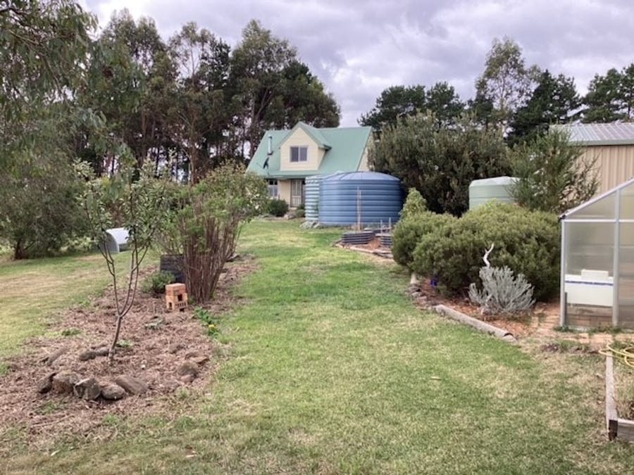 21 McDonald Street, Skipton, VIC, 3361 - Image 2