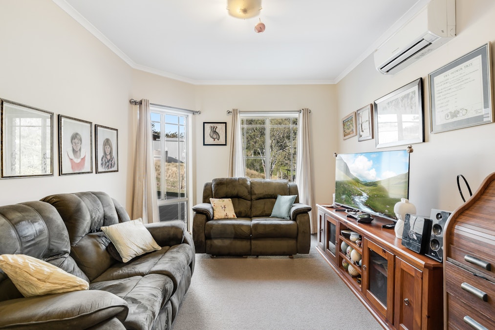 42 Stark Drive, Vale View, QLD, 4352 - Image 9
