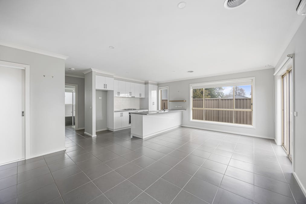3/100a Beverin Street, Sebastopol, VIC, 3356 - Image 10