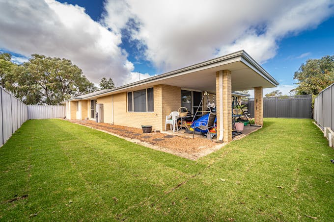 11 Ledger Street, Warnbro, WA, 6169 - Image 1