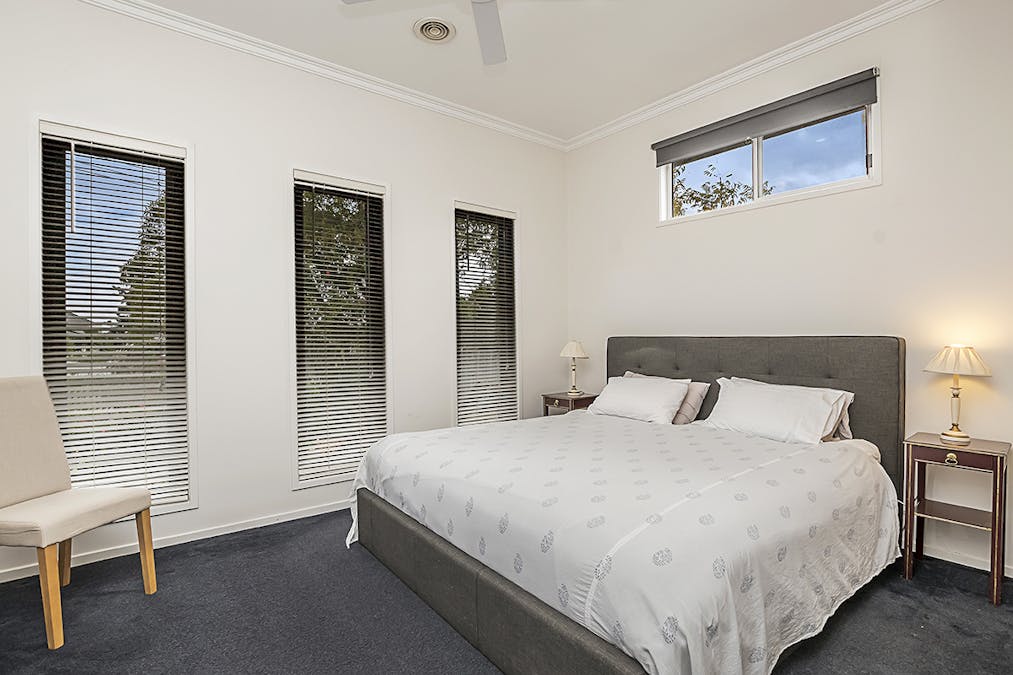 18 Lonsdale Street, Hamilton, VIC, 3300 - Image 6