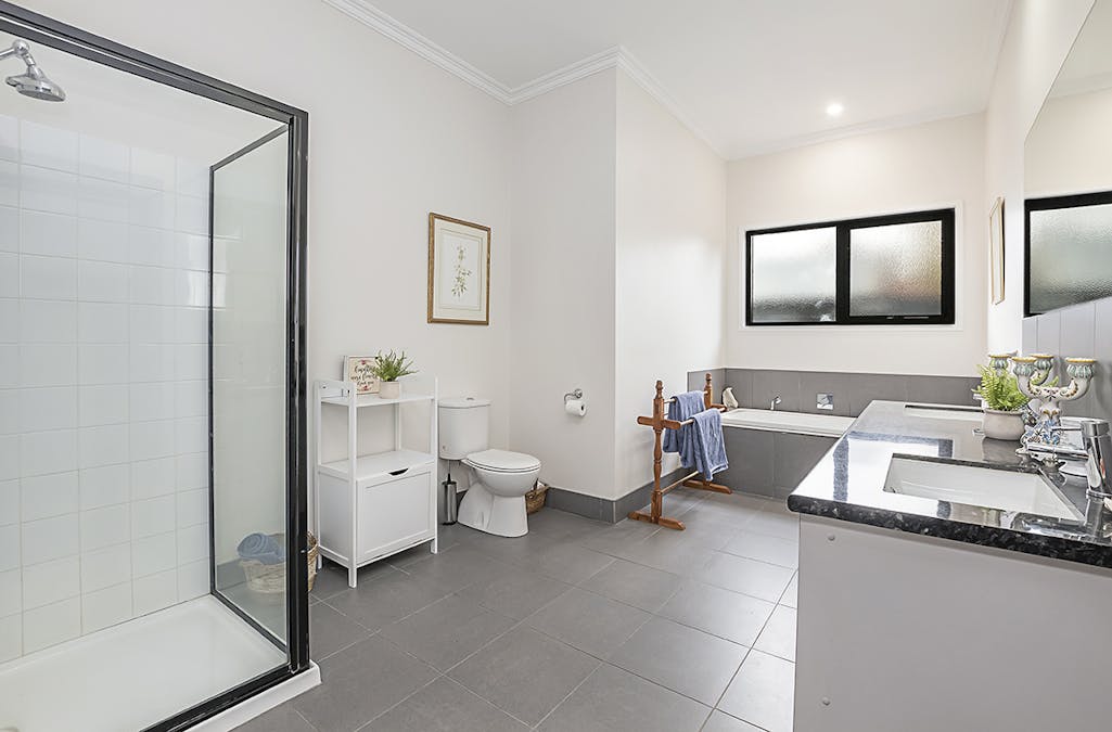 18 Lonsdale Street, Hamilton, VIC, 3300 - Image 10