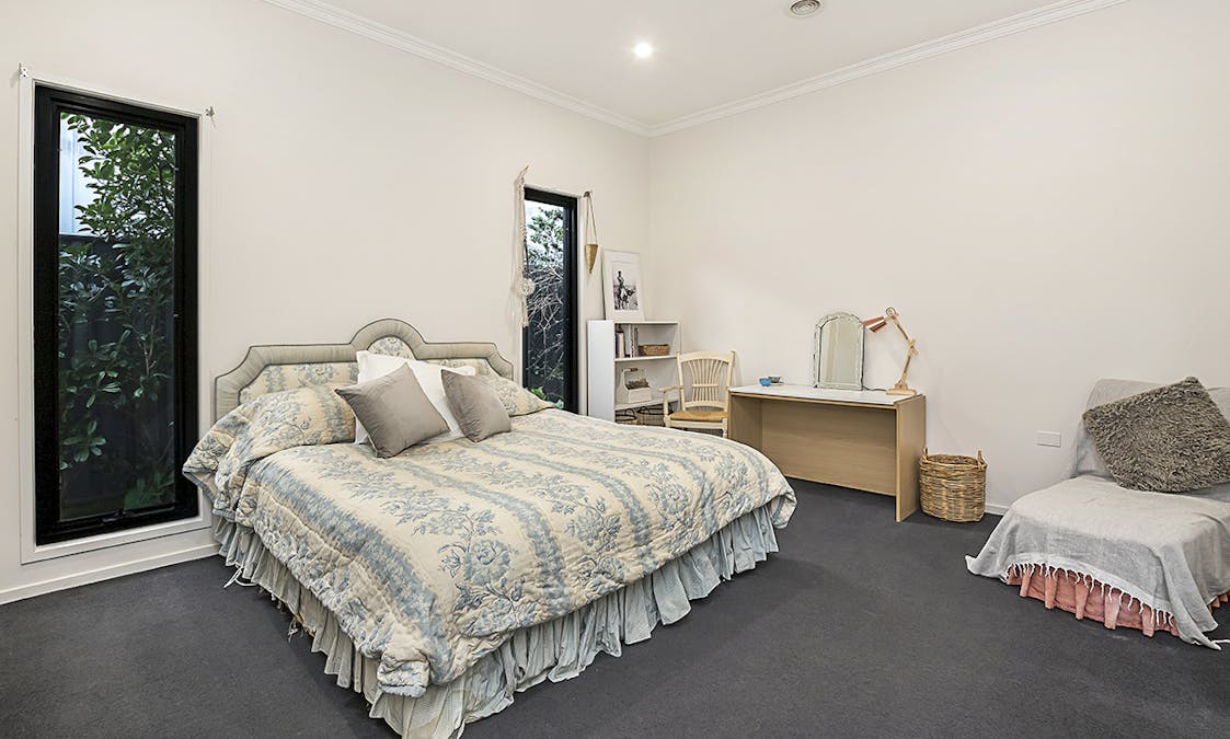 18 Lonsdale Street, Hamilton, VIC, 3300 - Image 9