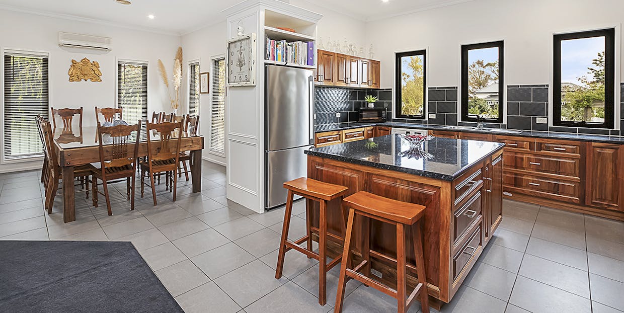 18 Lonsdale Street, Hamilton, VIC, 3300 - Image 4