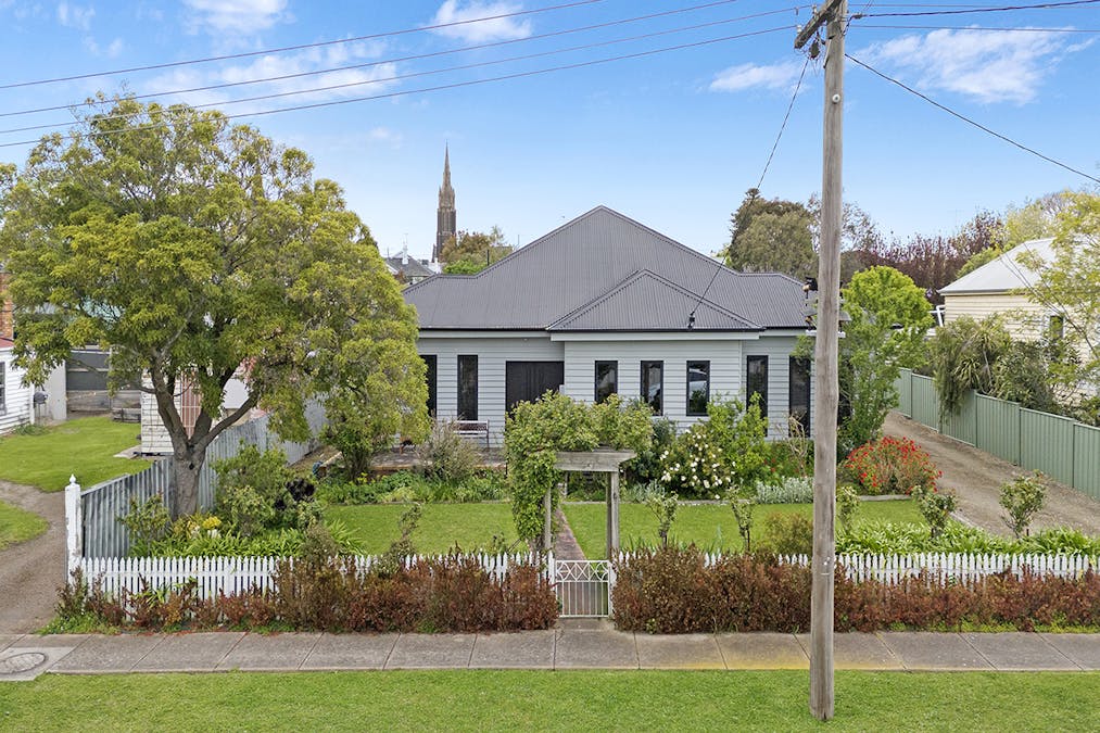 18 Lonsdale Street, Hamilton, VIC, 3300 - Image 2