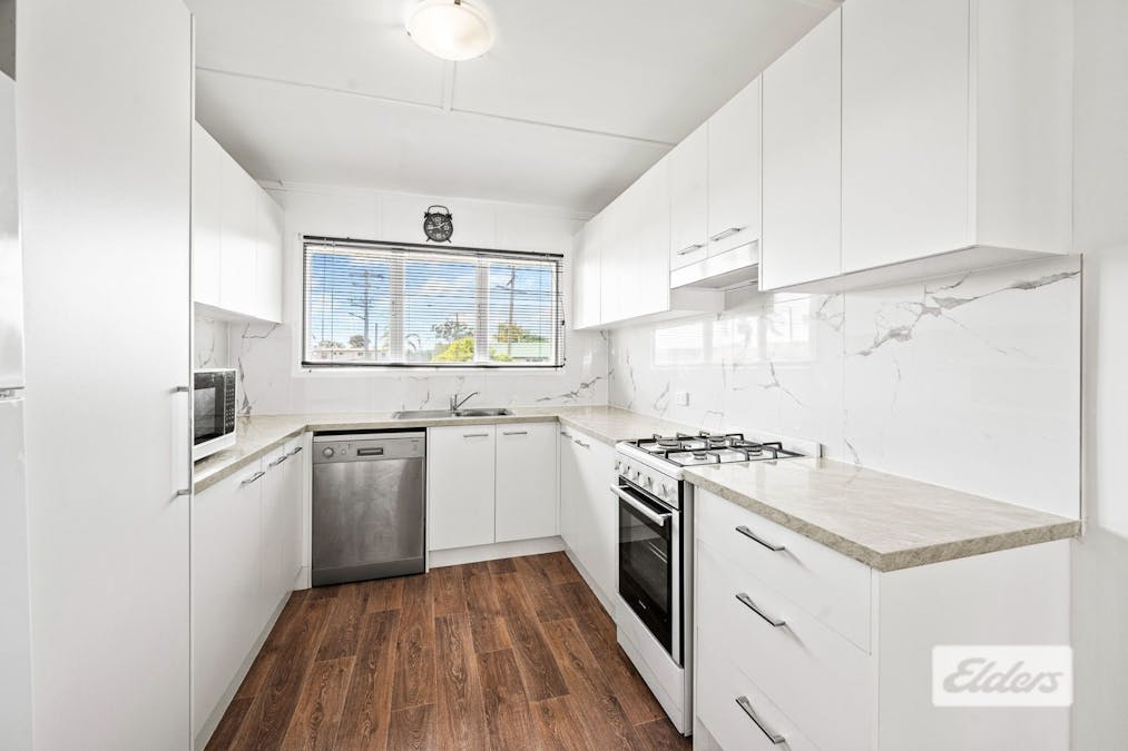 8 Larsen Street, West Gladstone, QLD, 4680 - Image 6