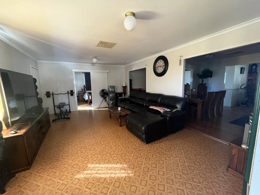 11 Rayner Street, Dalby, QLD, 4405 - Image 2
