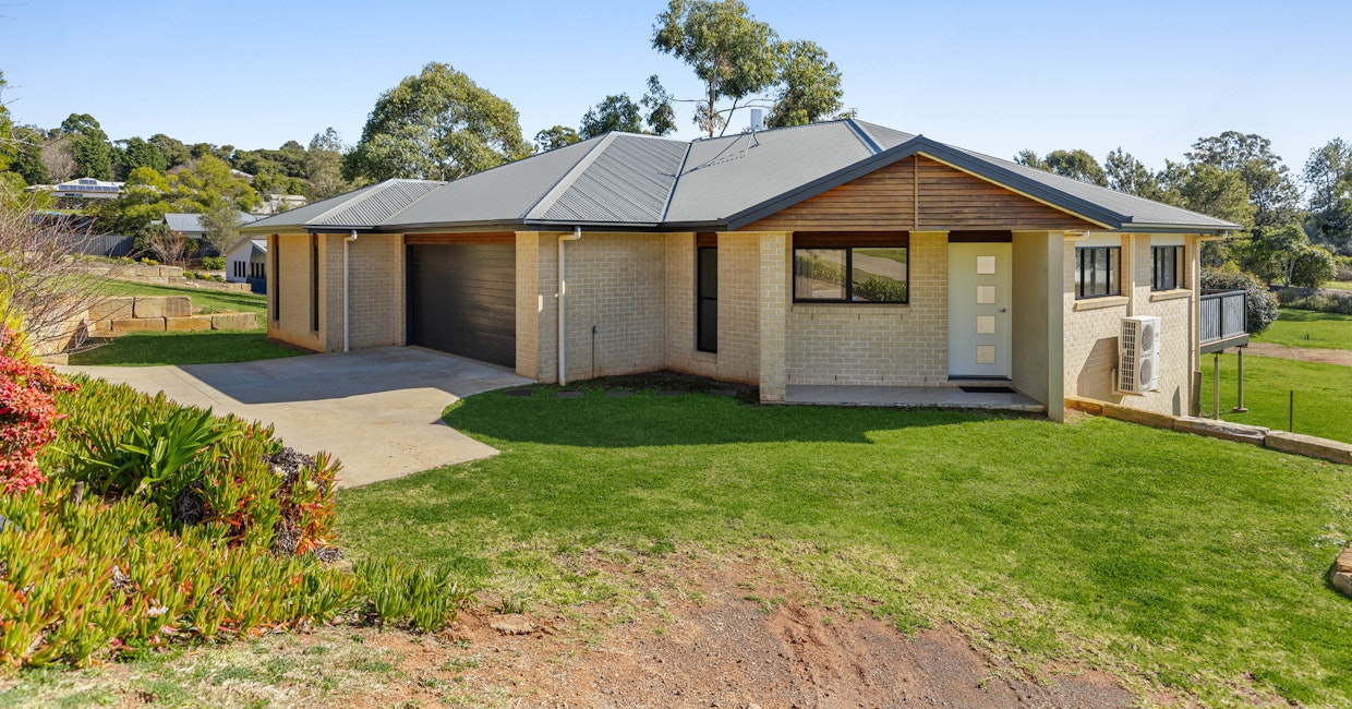 32 Charmaine Court, Kleinton, QLD, 4352 - Image 2