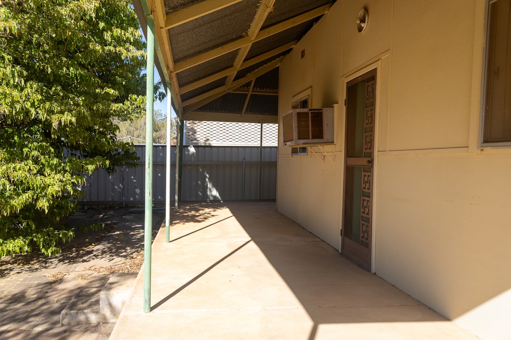 46 Pollock Avenue, Merredin, WA, 6415 - Image 2