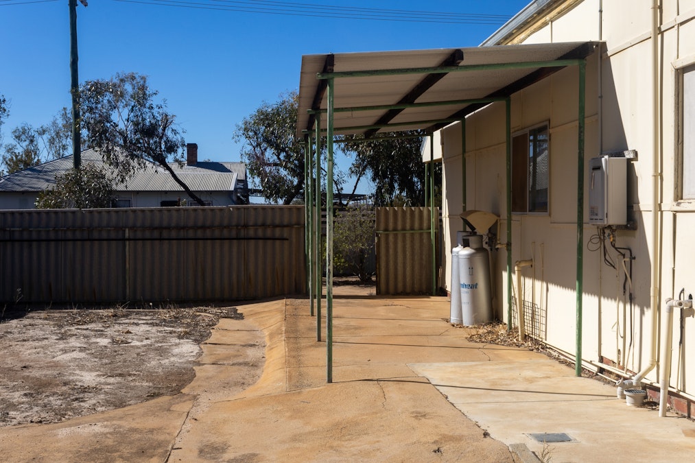 46 Pollock Avenue, Merredin, WA, 6415 - Image 17