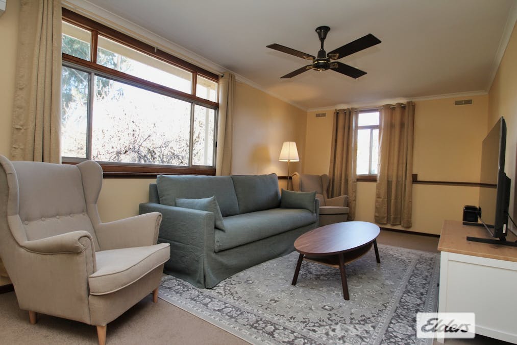 17 Jonathon Street, Clare, SA, 5453 - Image 9