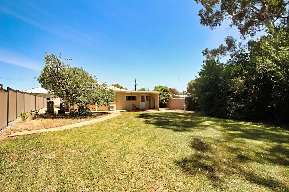 17 Jonathon Street, Clare, SA, 5453 - Image 5