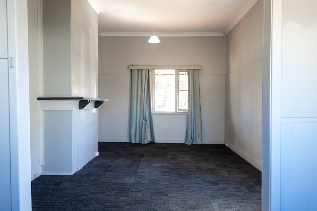 5 Todd Street, Merredin, WA, 6415 - Image 9