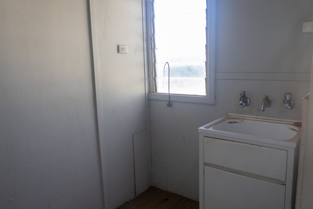 5 Todd Street, Merredin, WA, 6415 - Image 16
