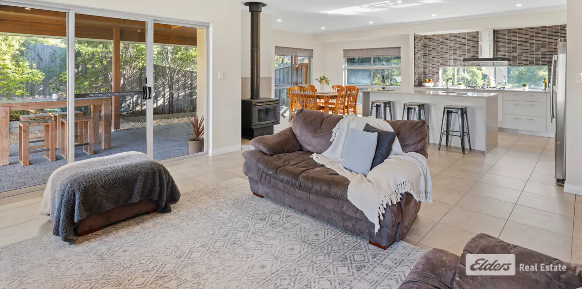 21 Jeffcott Street, Little Grove, WA, 6330 - Image 12