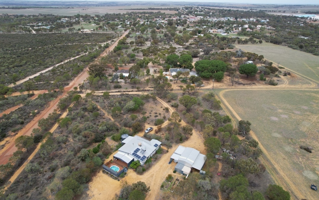 2 Baxter Street, Quairading, WA, 6383 - Image 23