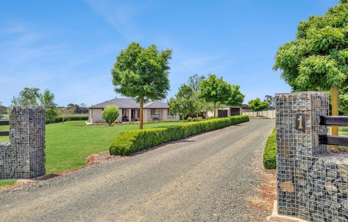 1 Lakeview Road, Guyra, NSW, 2365 - Image 1