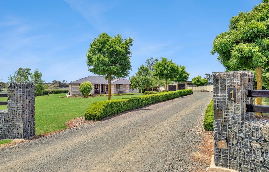 1 Lakeview Road, Guyra, NSW, 2365 - Image 1