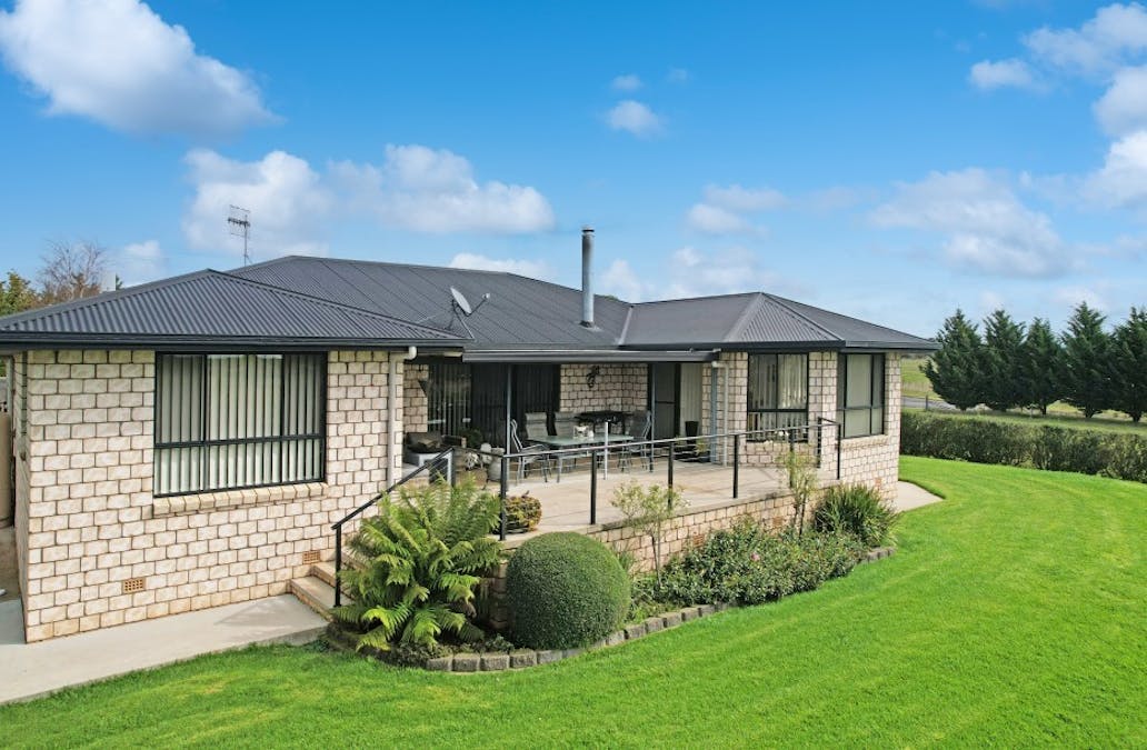 1 Lakeview Road, Guyra, NSW, 2365 - Image 4