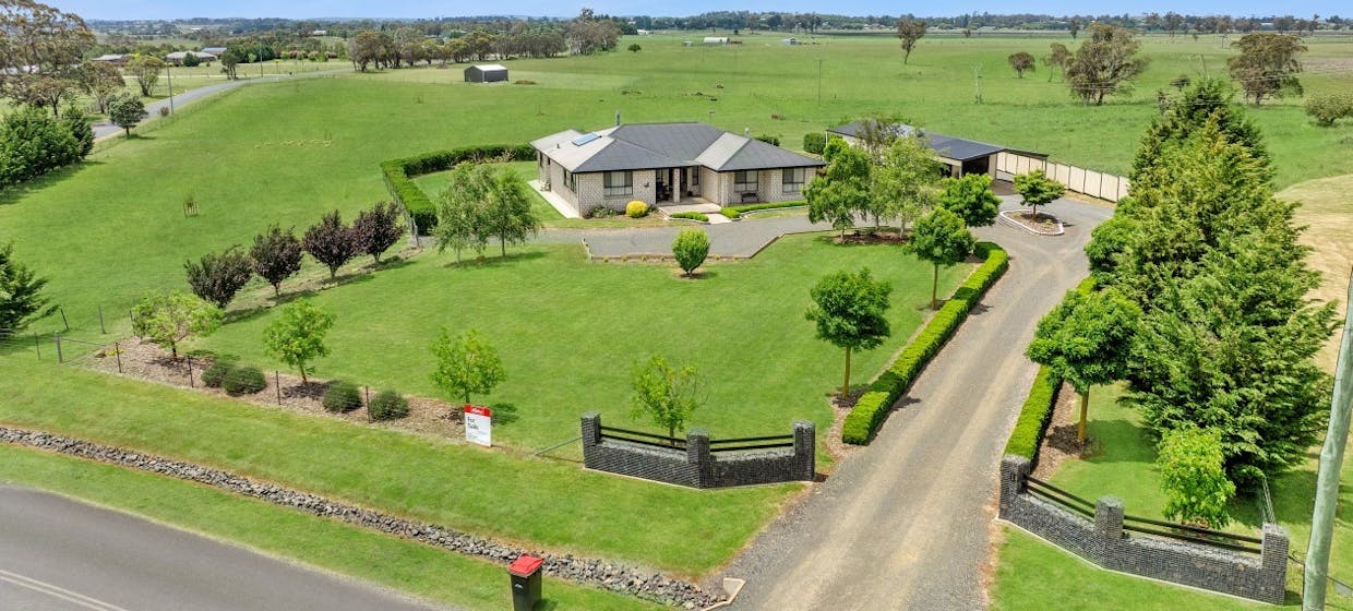 1 Lakeview Road, Guyra, NSW, 2365 - Image 2