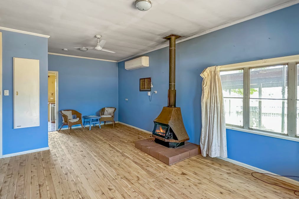 46 Elizabeth Crescent, Cobar, NSW, 2835 - Image 2