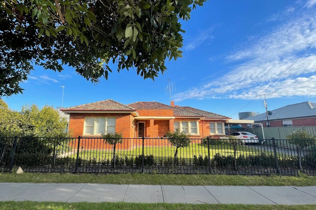71 Murray Street, Finley, NSW, 2713 - Image 2