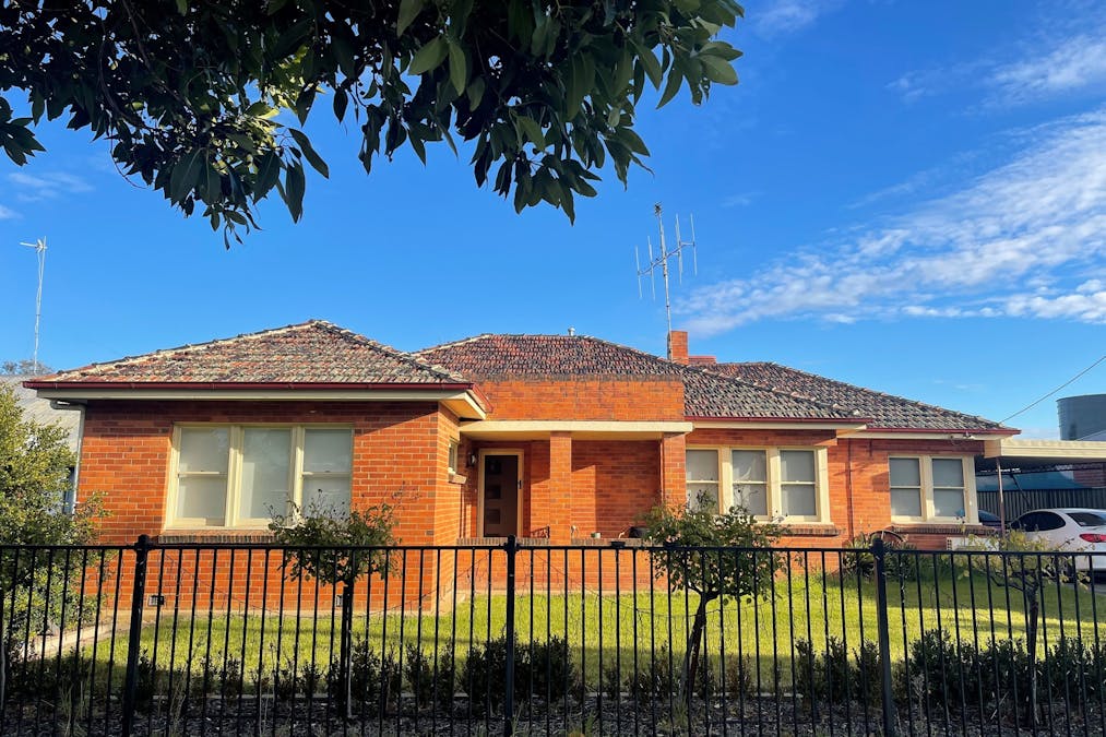 71 Murray Street, Finley, NSW, 2713 - Image 1