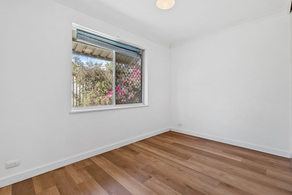 2 Kenton Way, Rockingham, WA, 6168 - Image 14