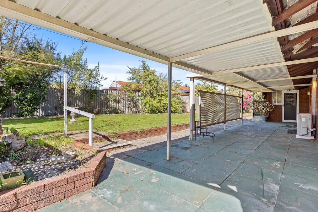 2 Kenton Way, Rockingham, WA, 6168 - Image 17