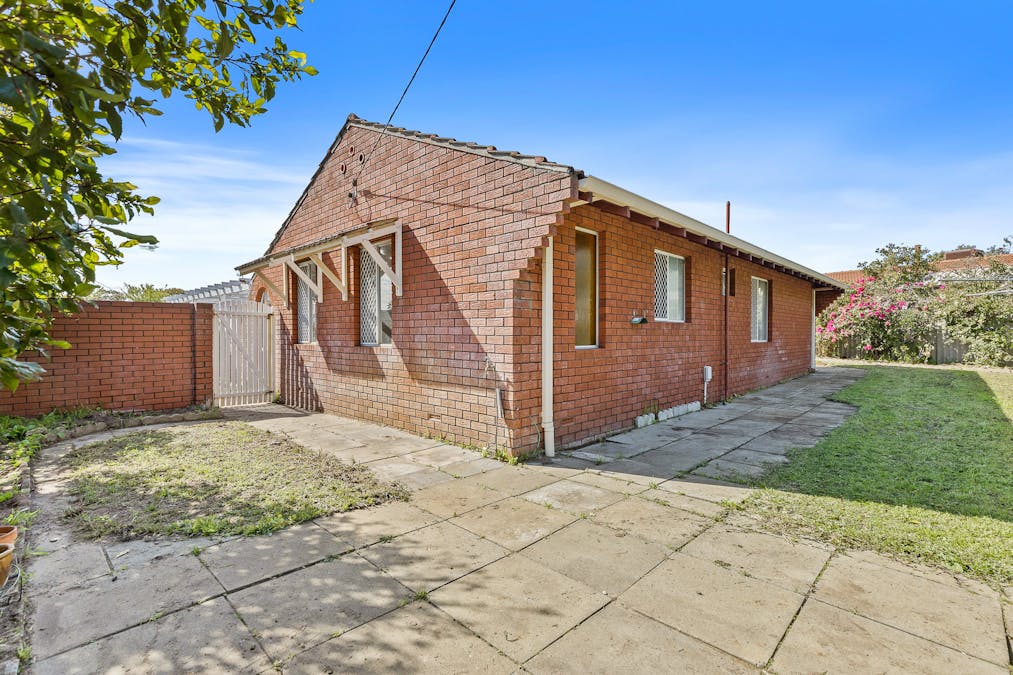 2 Kenton Way, Rockingham, WA, 6168 - Image 22