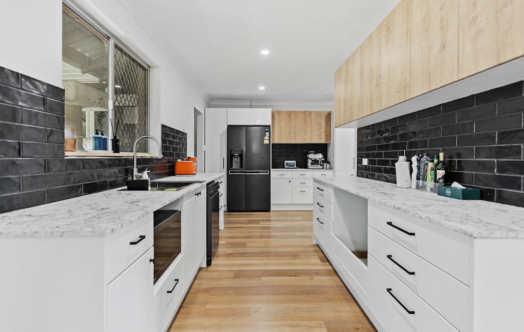 2 Kenton Way, Rockingham, WA, 6168 - Image 10