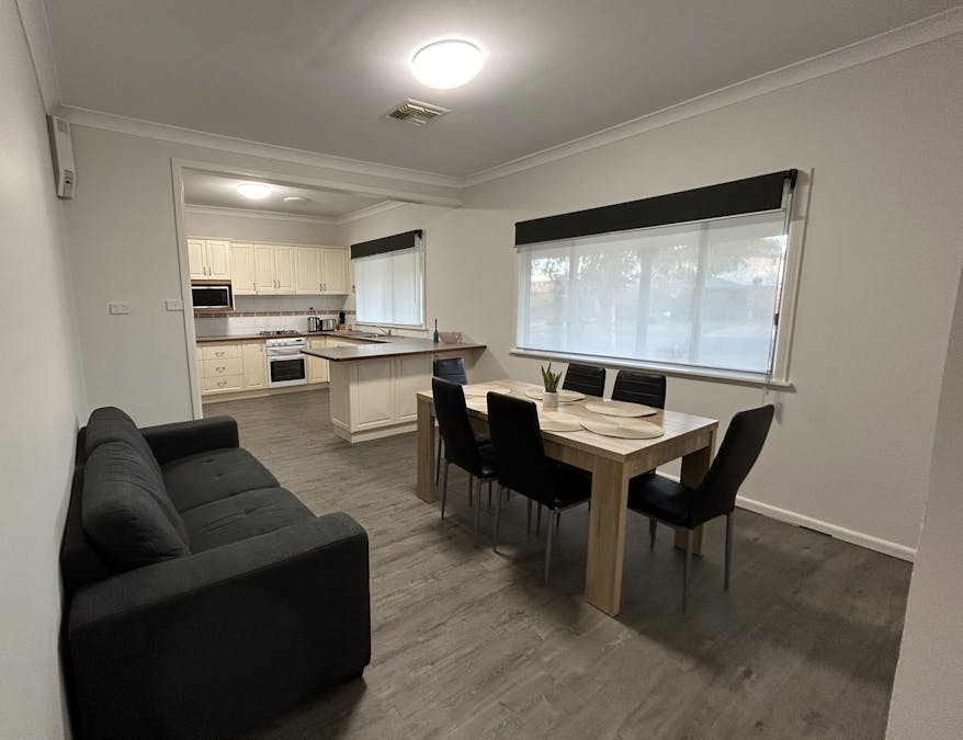 18 Barton Street, Parkes, NSW, 2870 - Image 3