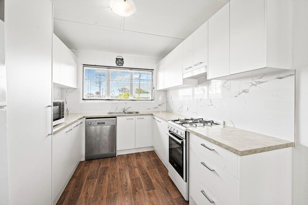8 Larsen Street, West Gladstone, QLD, 4680 - Image 2