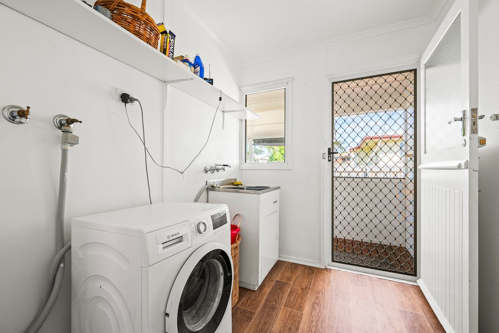 8 Larsen Street, West Gladstone, QLD, 4680 - Image 7