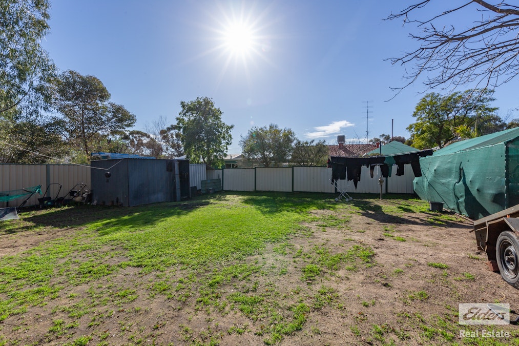 9 Strickland Avenue, Northam, WA, 6401 - Image 15