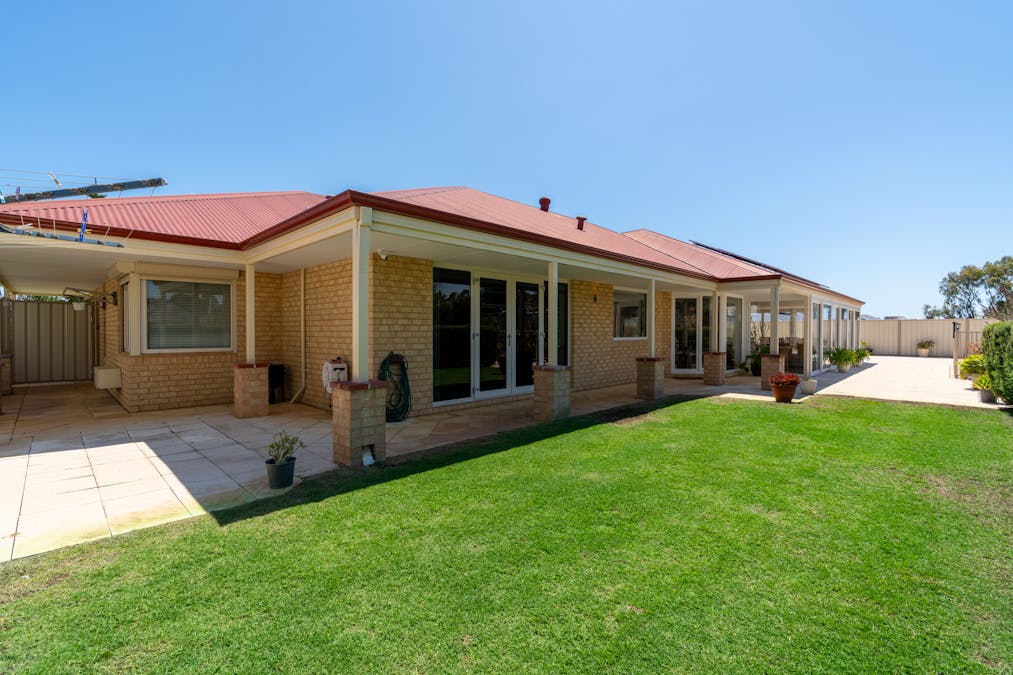39 Lombadina Parade, Secret Harbour, WA, 6173 - Image 29