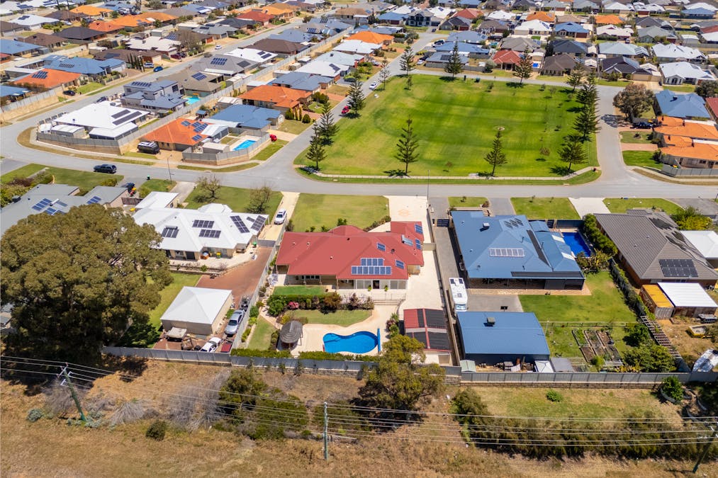 39 Lombadina Parade, Secret Harbour, WA, 6173 - Image 3