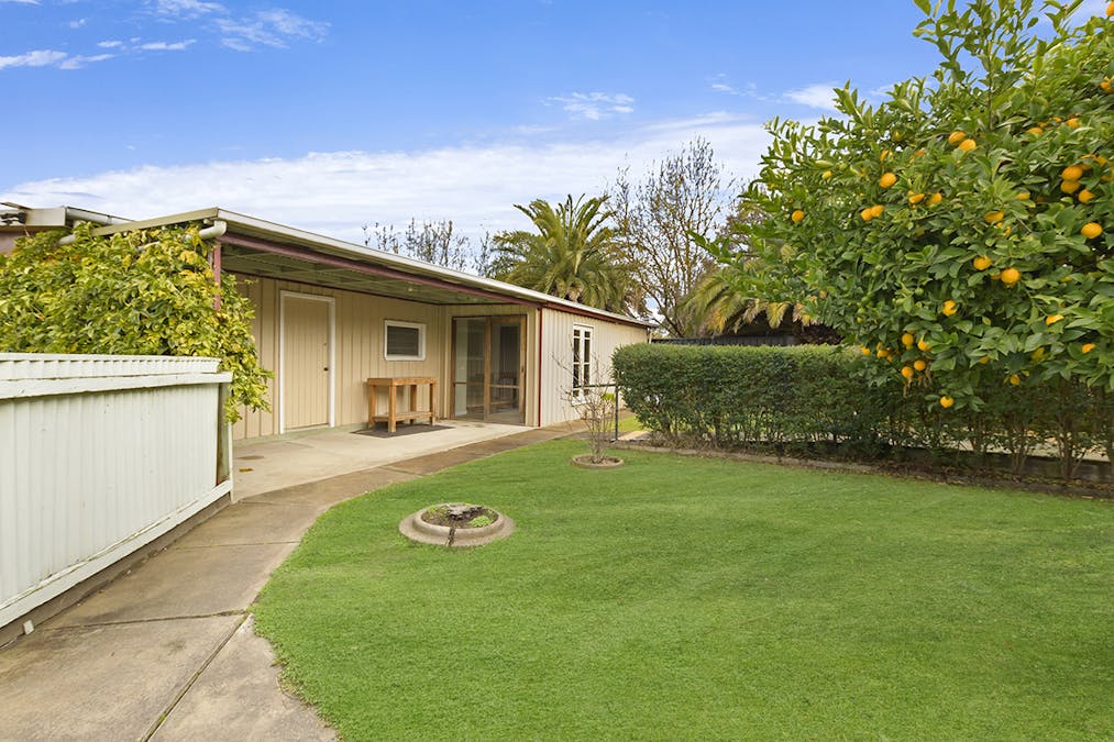 119-121 Wills Street, Dunkeld, VIC, 3294 - Image 2