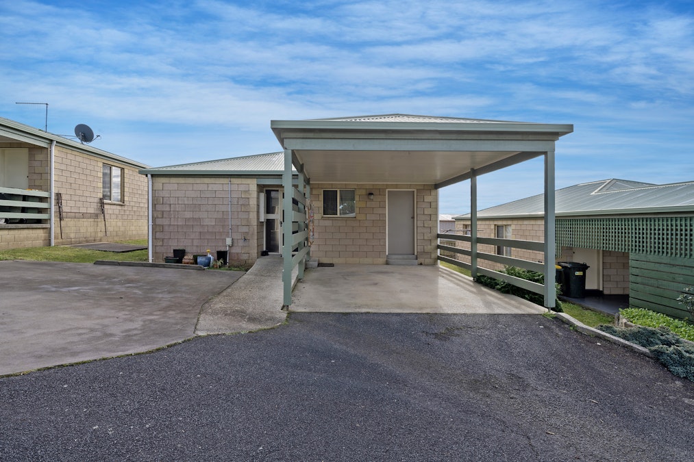 2/13 Sampson Avenue, Smithton, TAS, 7330 - Image 1